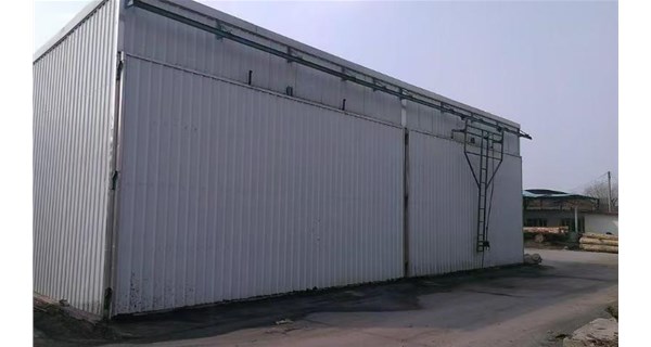 烘干不同材质的木制品时，应如何调整烘干机的温度和时间？